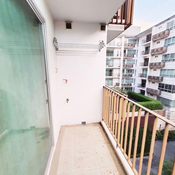 Picture of 2 bed Condo in The Clover Khlong Tan Nuea Sub District C019238