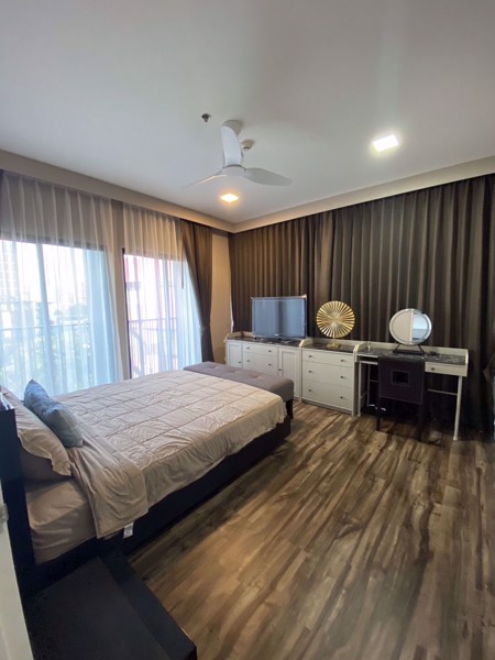 Picture of 1 bed Condo in Noble Reveal Khlong Tan Nuea Sub District C019258