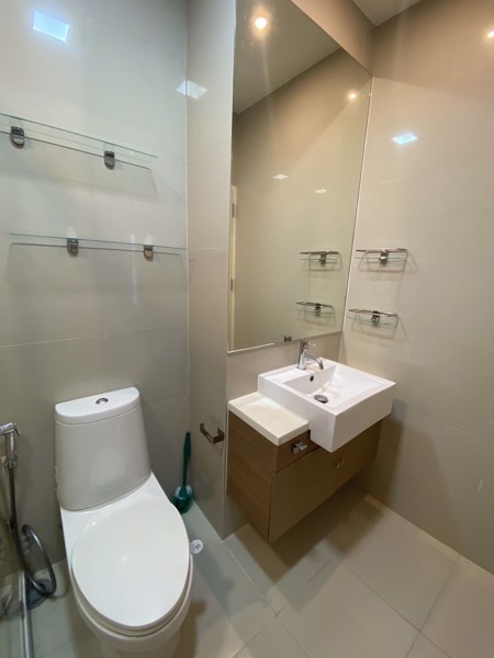 Picture of 1 bed Condo in Noble Reveal Khlong Tan Nuea Sub District C019258