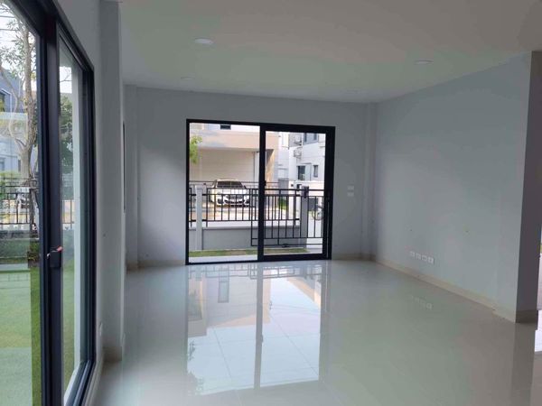 รูปภาพ 4 bed House in Centro Bangna - Km.7  Bang Kaeo Sub District H019262