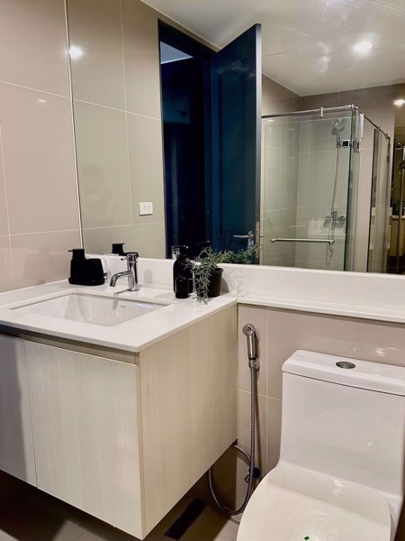 Picture of 1 bed Condo in Noble Above Wireless-Ruamrudee Lumphini Sub District C019426