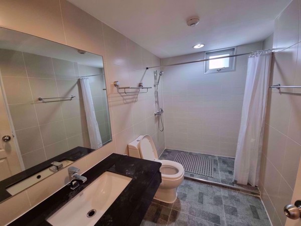 Picture of 2 bed Condo in Belle Grand Rama 9 Huai Khwang Sub District C019476