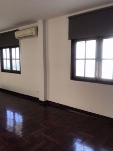 Picture of 4 bed House  Suanluang Sub District H019493