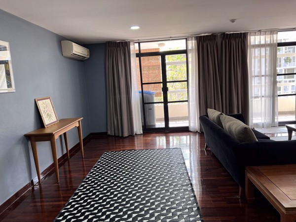 Picture of 3 bed Condo in Baan Chan Khlong Tan Nuea Sub District C019629