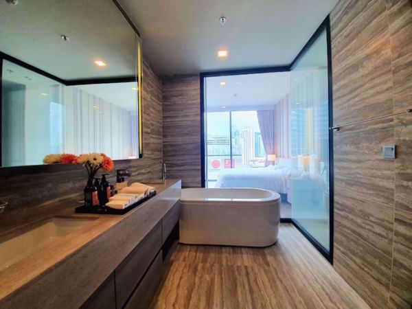 Picture of 2 bed Condo in Celes Asoke Khlong Toei Nuea Sub District C019799