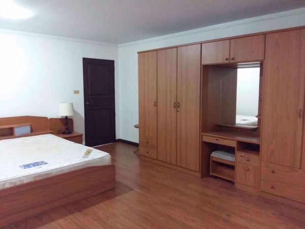 Picture of 2 bed Condo in Supalai Place Condominium Khlong Tan Nuea Sub District C019808