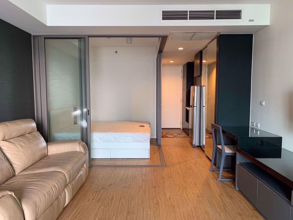 Picture of 1 bed Condo in Siamese Surawong Si Phraya Sub District C019832