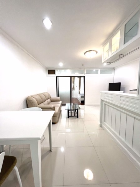 Picture of 1 bed Condo in Supalai Place Condominium Khlong Tan Nuea Sub District C019851