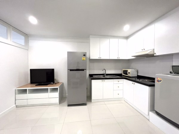 Picture of 1 bed Condo in Supalai Place Condominium Khlong Tan Nuea Sub District C019852