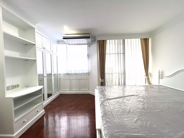 Picture of 1 bed Condo in Supalai Place Condominium Khlong Tan Nuea Sub District C019852