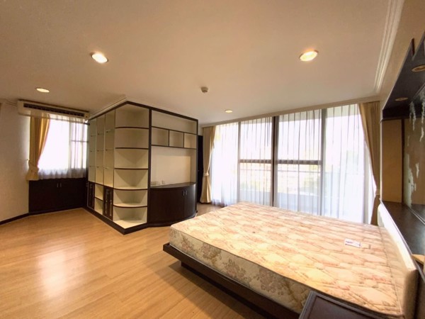 Picture of 2 bed Condo in Supalai Place Condominium Khlong Tan Nuea Sub District C019853