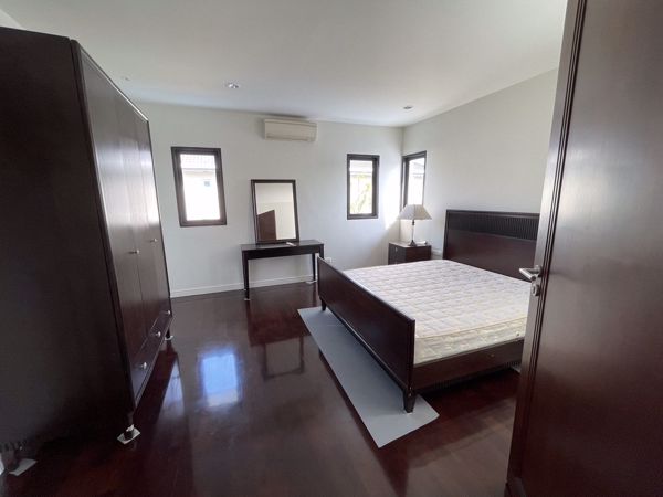 Picture of 4 bed House in Panya Village Pattanakarn  Suanluang Sub District H019868