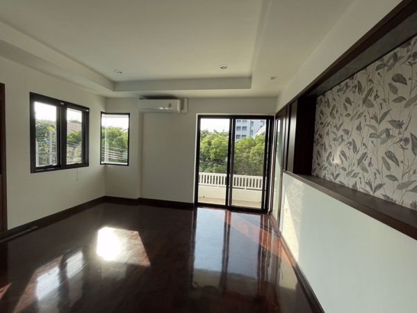 Picture of 4 bed House in Panya Village Pattanakarn  Suanluang Sub District H019868