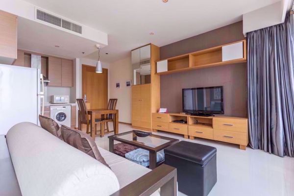 Picture of 1 bed Condo in The Emporio Place Khlongtan Sub District C019881