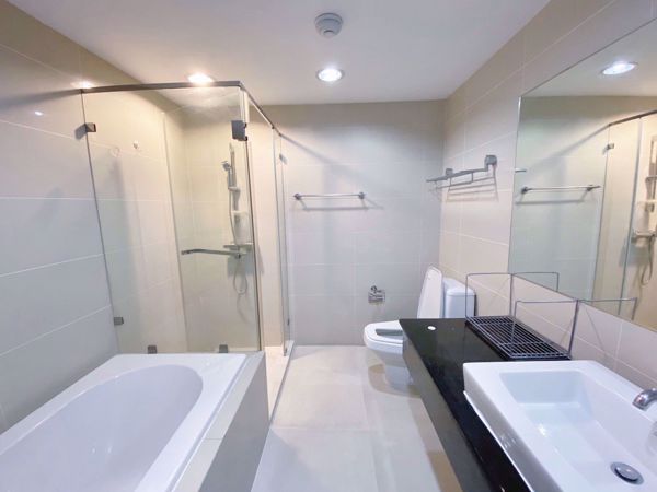 Picture of 3 bed Condo in Belle Grand Rama 9 Huai Khwang Sub District C019911