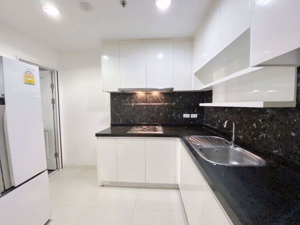 Picture of 3 bed Condo in Belle Grand Rama 9 Huai Khwang Sub District C019911