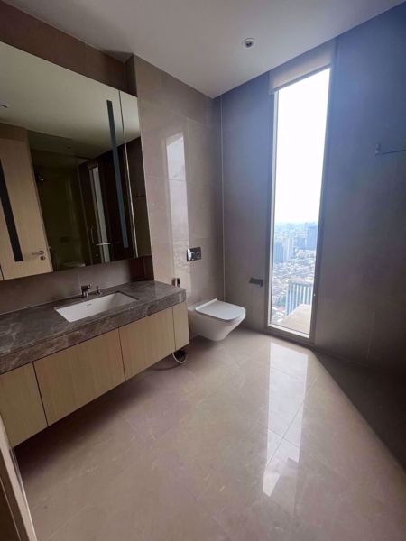 Picture of 4 bed Condo in Magnolias Waterfront Residences Khlong Ton Sai Sub District C020046