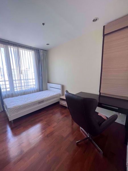 Picture of 3 bed Condo in Siri Residence Khlongtan Sub District C020047