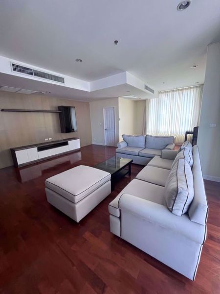 Picture of 3 bed Condo in Siri Residence Khlongtan Sub District C020047