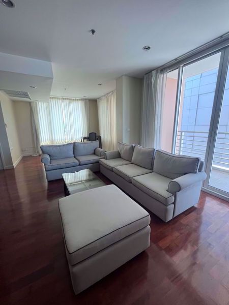 Picture of 3 bed Condo in Siri Residence Khlongtan Sub District C020047