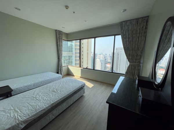 Picture of 2 bed Condo in The Emporio Place Khlongtan Sub District C015440