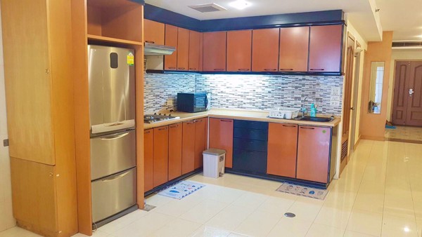 Picture of 2 bed Condo in Las Colinas Khlong Toei Nuea Sub District C020416