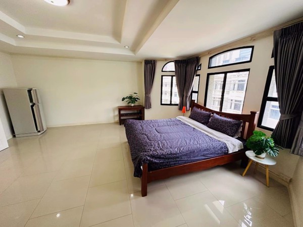 Picture of 4 bed House in Moo Baan Chicha Castle  Khlong Toei Nuea Sub District H020443