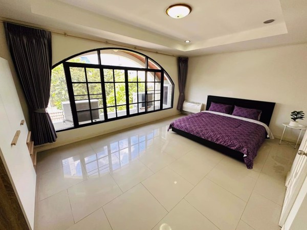 Picture of 4 bed House in Moo Baan Chicha Castle  Khlong Toei Nuea Sub District H020443