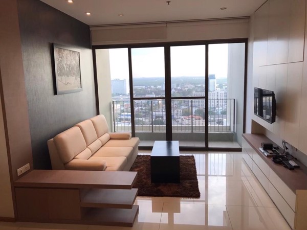 Picture of 1 bed Condo in The Emporio Place Khlongtan Sub District C020460