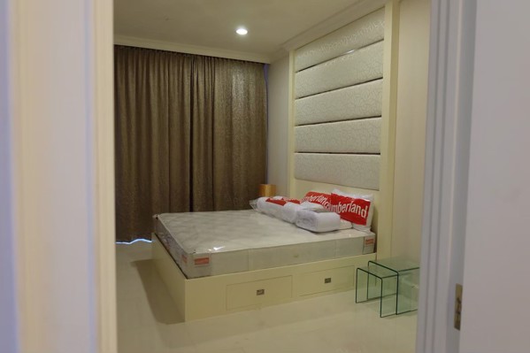 Picture of 3 bed Condo in Royce Private Residences Khlong Toei Nuea Sub District C020496