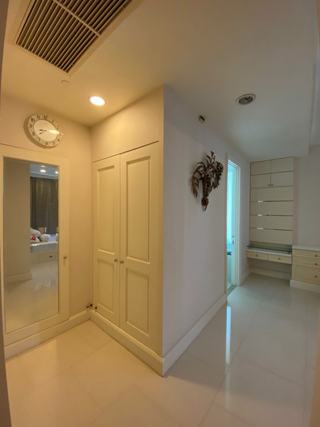 Picture of 3 bed Condo in Royce Private Residences Khlong Toei Nuea Sub District C020496