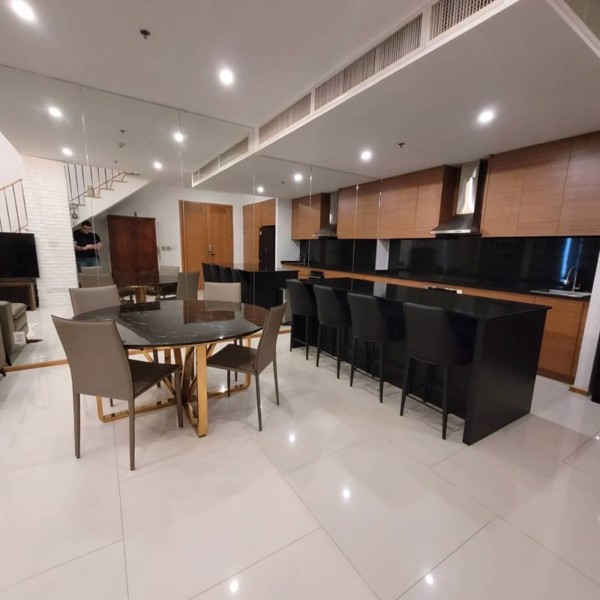 Picture of 1 bed Duplex in The Emporio Place Khlongtan Sub District D020580