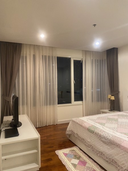 Picture of 2 bed Condo in Baan Siri Thirty One Khlong Toei Nuea Sub District C020597