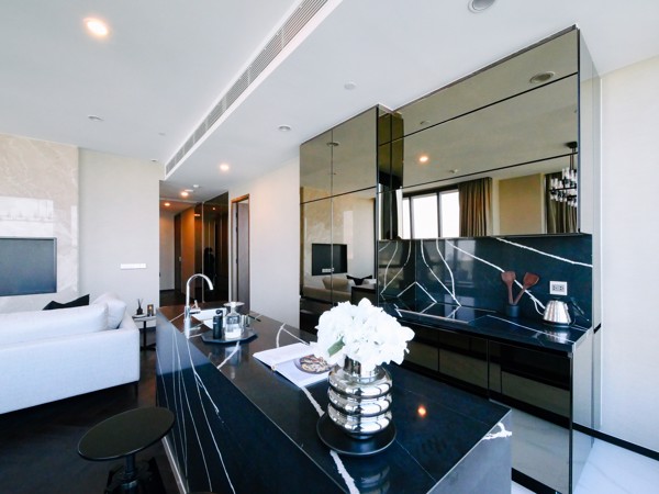 Picture of 3 bed Condo in The ESSE Sukhumvit 36 Khlongtan Sub District C020603