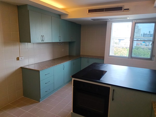 Picture of 5 bed Condo in The Peony Chong Nonsi Sub District C020627