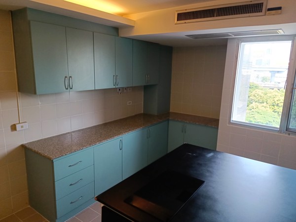 Picture of 5 bed Condo in The Peony Chong Nonsi Sub District C020627