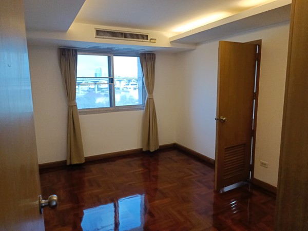 Picture of 5 bed Condo in The Peony Chong Nonsi Sub District C020627