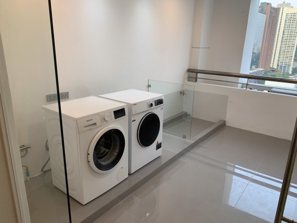 Picture of 3 bed Condo in Kallista Mansion Khlong Toei Nuea Sub District C020641