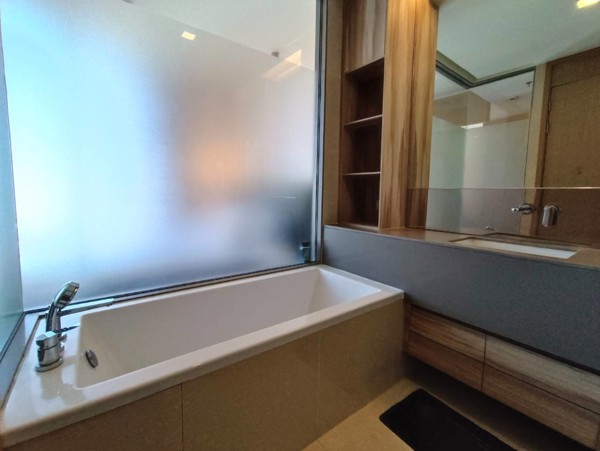 Picture of 1 bed Condo in The ESSE Asoke Khlong Toei Nuea Sub District C020679