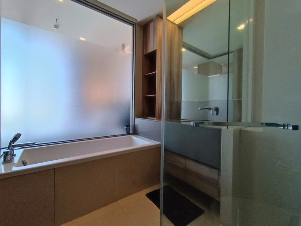 Picture of 1 bed Condo in The ESSE Asoke Khlong Toei Nuea Sub District C020679