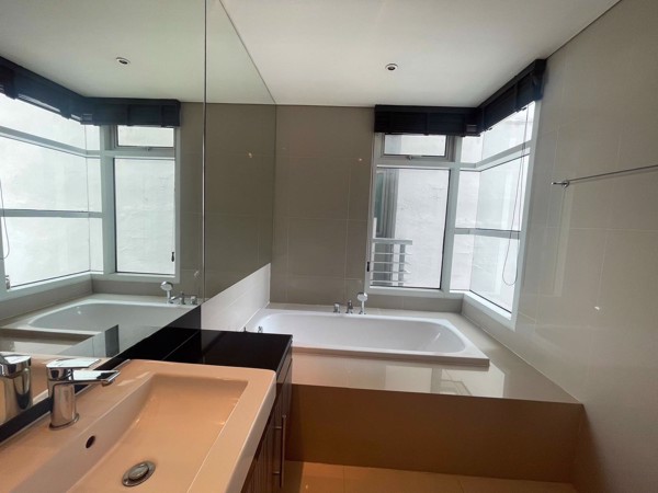 Picture of 3 bed Condo in Fullerton Sukhumvit Khlongtoei Sub District C020709