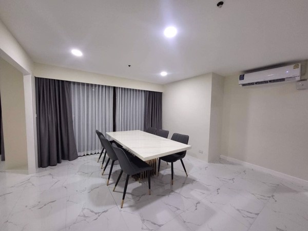 Picture of 4 bed Condo in Moon Tower Khlong Tan Nuea Sub District C020733