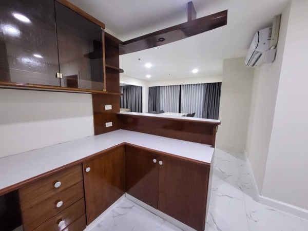 Picture of 4 bed Condo in Moon Tower Khlong Tan Nuea Sub District C020733