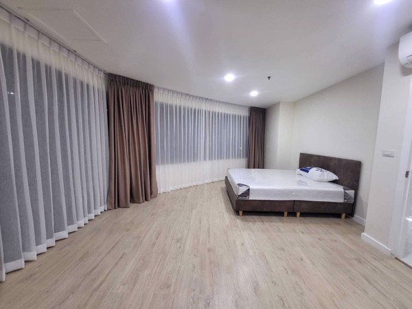 Picture of 4 bed Condo in Moon Tower Khlong Tan Nuea Sub District C020733