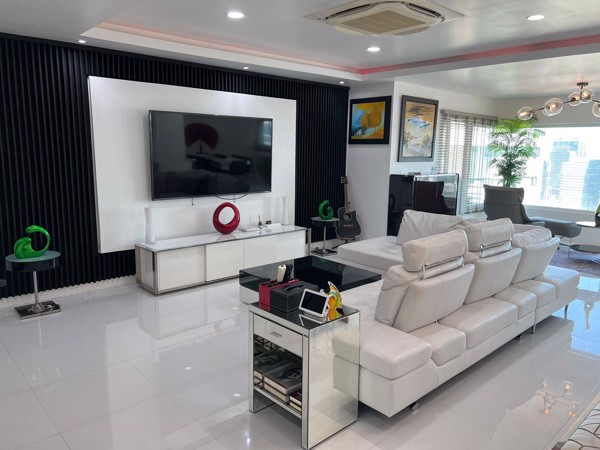 Picture of 3 bed Condo in Sathorn Gardens Thungmahamek Sub District C020546