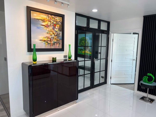 Picture of 3 bed Condo in Sathorn Gardens Thungmahamek Sub District C020546