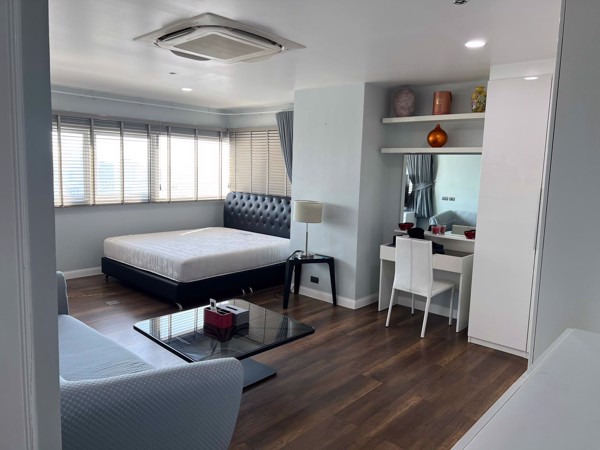 Picture of 3 bed Condo in Sathorn Gardens Thungmahamek Sub District C020546