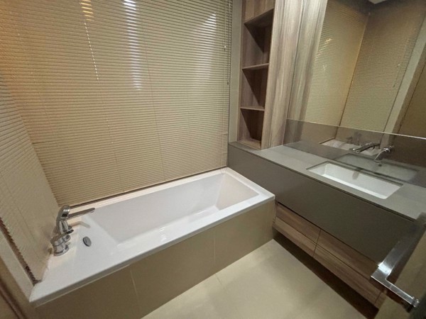 Picture of 1 bed Condo in The ESSE Asoke Khlong Toei Nuea Sub District C020783