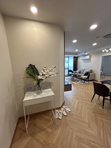 Picture of 2 bed Condo in Las Colinas Khlong Toei Nuea Sub District C020933