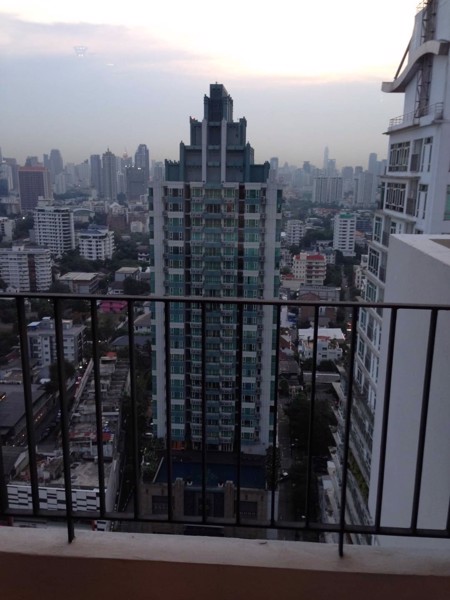 Picture of 2 bed Condo in The Icon III Khlong Tan Nuea Sub District C021058